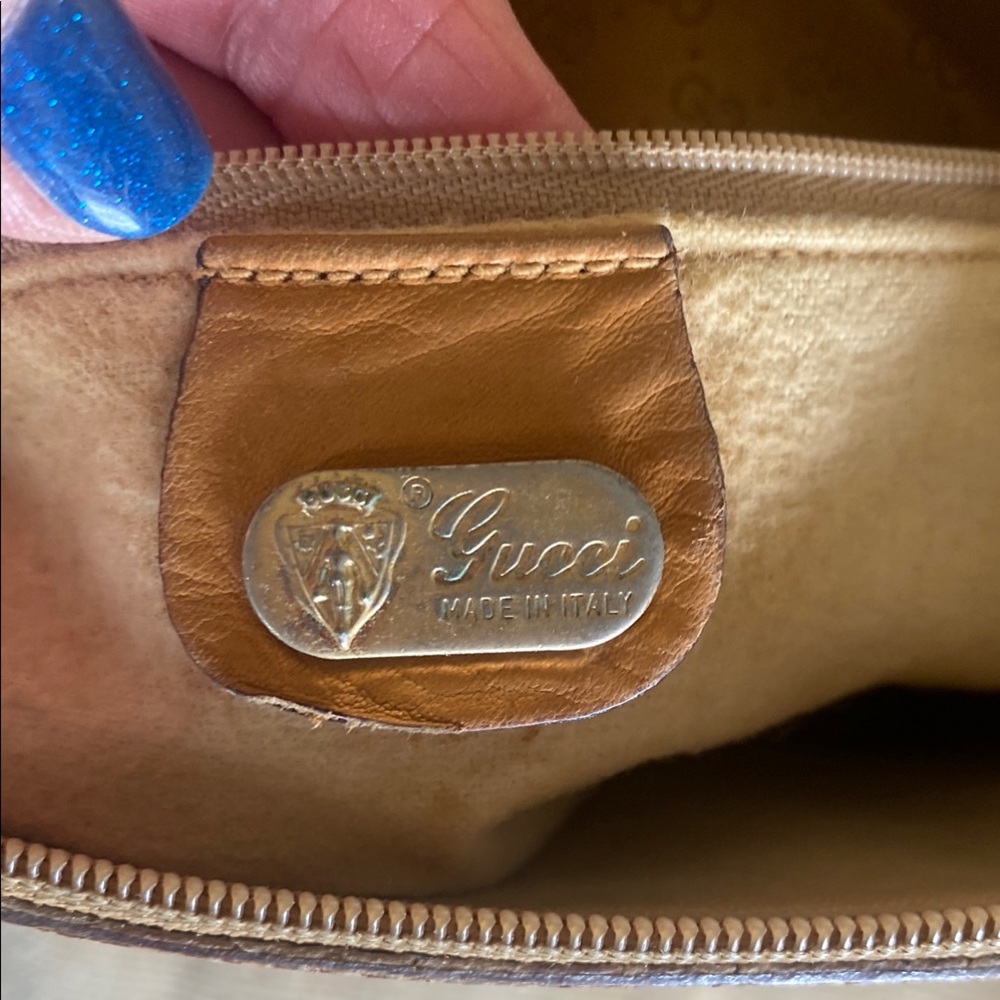 Gucci Brown Shoulder Bag with Iconic Design - Picture 15 of 16